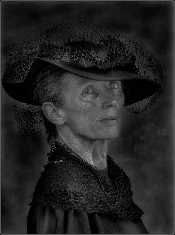 RITRATTO DI DONNA.jpg